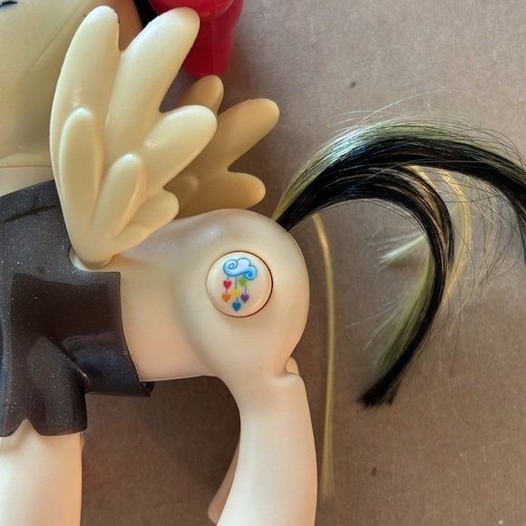 EUC My Little Pony The Movie singing songbird serenade SIA musical toy & outfit - Picture 6 of 9